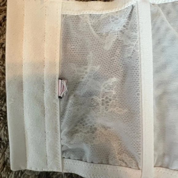 Victoria Secret Lace Crop Corset Top - Picture 4 of 5